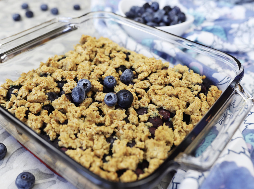 close up of the blueberry crumble bars 