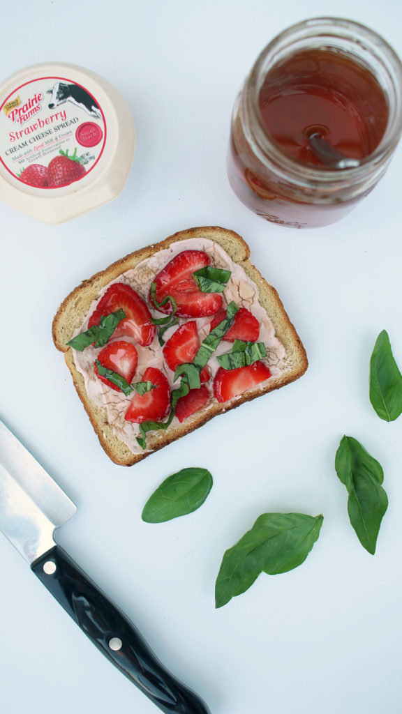 cream cheese toast - strawberry